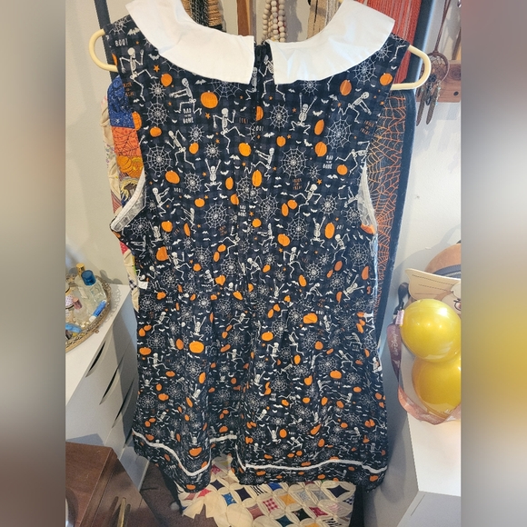 Retrolicious 2x Halloween Dress - Picture 2 of 2